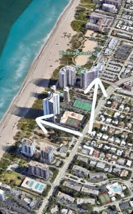 Tropical Oasis By The And Shops, With Pool Riviera Beach
